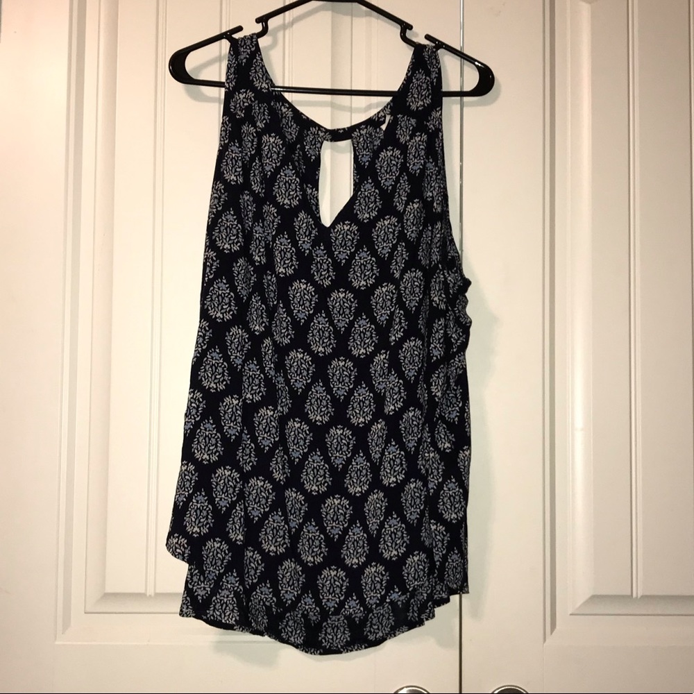 Women’s V neck top